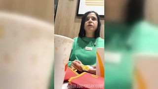 BEAUTIFUL HUNGRY VENEZUELAN ARRIVES IN THE UNITED STATES VERY HUNGRY FOR FOOD AND COCK AND MONEY SO I HELP HER BY MAKING THIS VIDEO