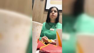 BEAUTIFUL HUNGRY VENEZUELAN ARRIVES IN THE UNITED STATES VERY HUNGRY FOR FOOD AND COCK AND MONEY SO I HELP HER BY MAKING THIS VIDEO