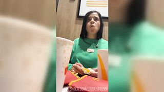BEAUTIFUL HUNGRY VENEZUELAN ARRIVES IN THE UNITED STATES VERY HUNGRY FOR FOOD AND COCK AND MONEY SO I HELP HER BY MAKING THIS VIDEO