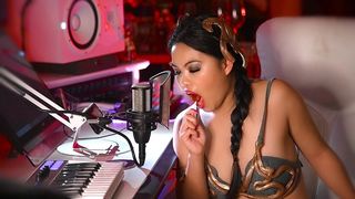 CINDY STARFALL STAR WARS SLAVE LEIA ASMR