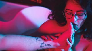 FOOT FETISH THREESOME WITH LESBIANS IN THE BATHTUB