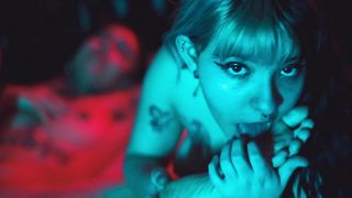 LESBIAN SCISSORING & TOES LICKING