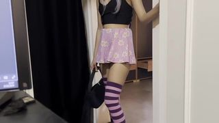 JOVEN DE 18YO EN LA COCINA TIERNAS TETAS Y HERMOSO CULO DE HERMANASTRA LA INVITO A FOLLAR CASA SOLA ASI LE ROMPO EL CONO ROSADO.