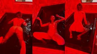 MORE THE MOTEL MAKING VIDEOS IN THE BATHTUB