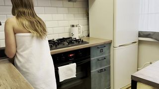 BRUNETTE WIFE SHOWS OFF HER BJ SKILLS