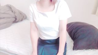 仕事終わってお風呂に入らずムラムラしてそのままオナニーするOL。