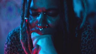 GODDESS ROTTEN VENUS GAGS SLAVE WITH HER FEET