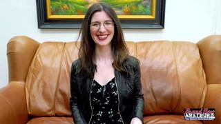 SWEET LIGHT SKIN HAZEL OCONNOR STUCK THAT BIG DILDO IN HER ASS!