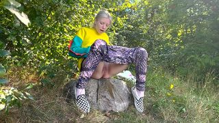 PISSING IN PUBLIC - PEED ON A STONE WITH A SQUIRT