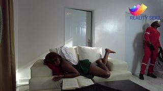 COLLAGE GIRL SEDUCED BY THE PLUMBER GUY IN THE LIVING ROOM WHEN HER DAD IS OUT FOR WALK