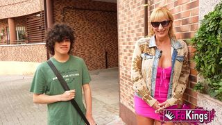 VICTORIA VERA FACES A YOUNG AMATEUR DUDE WITH A BIG COCK: THAT S WHAT SHE S ALWAYS WANTED!