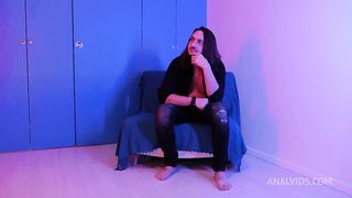 Lety Howl in a swinger club