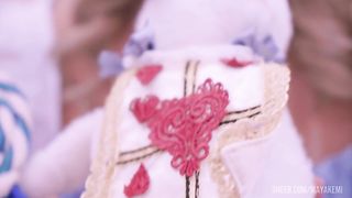 MAY AKEMI - Alice no pais da putaria cosplay deu o cuzinho e a bucetinha e olha so como ela engoliu a porra