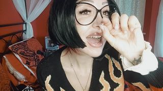 CHANTAL CHANNEL IN A VORE HOT GIANTESS CLIP