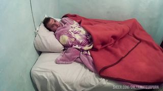 The fat woman wants to say good morning and he doesn't have a good awakening. He fucks her furiously