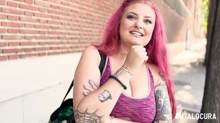 PUTALOCURAS - TORBE PILLA A LA TETONA ESPANOLA TATUADA REBECA ADDAMS Y SE LA FOLLA MUY DURO