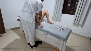 THE DOCTOR PERFORMS SEVERAL EXAMS ON THE PATIENT S ASS AND PUSSY BEFORE EATING HER ASS
