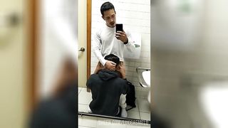 Enchendo a boca do hetero curioso de porra.