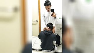 Enchendo a boca do hetero curioso de porra.