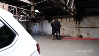 Lety Howl meets in a parking lot