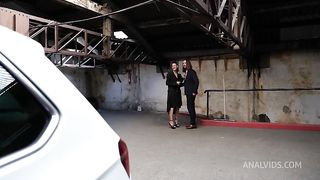 Lety Howl meets in a parking lot