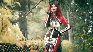 HALLOWEEN SUCCUBUS IS HUNGRY FOR YOUR COCK