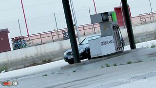 Fayna Vergara gets ass fucked to fix her car