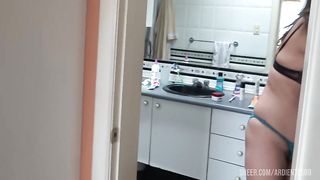 I agreed to show myself in front of our driver while I get dressed in jeans and he jerks off deliciously