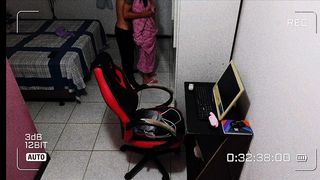 CASADA TRAINDO O MARIDO COM VIZINHO DA CASA AO LADO