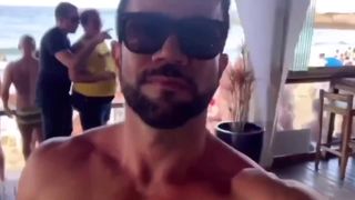 EU PASSEI TRINTA ANOS IMPLORANDO A DEUS QUE ELE ME LEVASSE, DEPOIS DESSE DIA EU TOMEI A DECISAO MAIS DIFICIL DA VIDA, ME TORNAR DA FORMA COMO SEMPRE ME SENTIR E IMAGINEI SER, HOJE SOU FELIZ EM VIVER