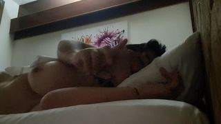 ENTEADO ME DEU SEXO DURO NA MINHA CAMA