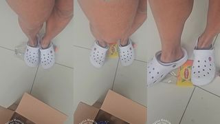 CRUSHING PLASTIC BOOTLE