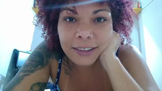 Chamei o novinho filho da vizinha pra me fuder escondido do meu marido. Filmei e to divulgando o video da traicao sem ele saber