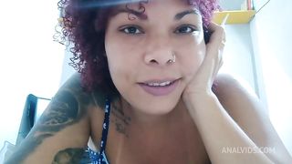 Chamei o novinho filho da vizinha pra me fuder escondido do meu marido. Filmei e to divulgando o video da traicao sem ele saber