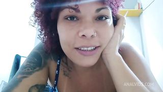 Chamei o novinho filho da vizinha pra me fuder escondido do meu marido. Filmei e to divulgando o video da traicao sem ele saber