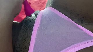 BUCETINHA PELUDO SE MASTURBANDO COM VIBRADOR