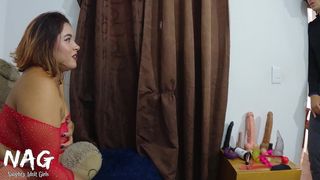 WEBCAMMER WAS CAUGHT WHILE MASTURBATING AND RECIEVED SUCH A BIG COCK AS PRIZE