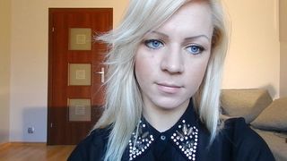 JESIKA 22 YR OLD BLONDE NON-NUDE SFW WEBCAM