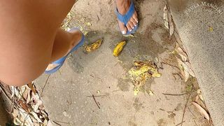 I LOVE CRUSHING IN MY BIG PLATFORM FLIP FLOPS