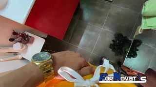 PORNOVATAS - TREMENDA MADRE BIELORRUSA FOLLANDO EN EL BANO CON SU JEFE