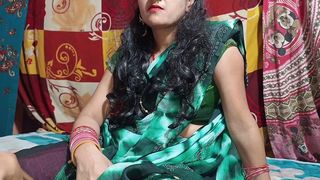 FULL VIDEO DEVER NE BHABHI SE BAAT KARTE HUYE CHUCHI PAKAD LIYA CLEAR HINDI VOICE