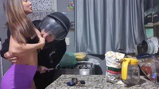 ENTREGADOR DE COMIDA CHEGOU NA HORA CERTA