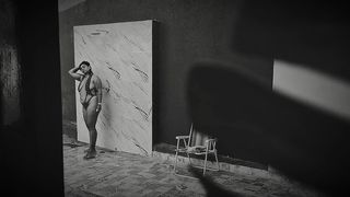 CAMERA DE SEGURANCA DO VIZINHO PEGOU CASAL FODENDO E MULHER TOMANDO BANHO PELADA NO QUINTAL