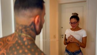 DEI PRO MEU VIZINHO QUE ME FODEU COM FORCA ATE JORRAR PORRA NA MINHA BOCA