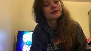 LESBIAN BESTFRIEND GIVE’S HEAD IN BED