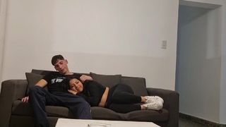 LA INVITO A VER UNA PELICULA Y ME LA TERMINO COJIENDO