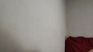 MINHA EMPREGADA ME VIU PELADO E MEIO ME CHUPAR