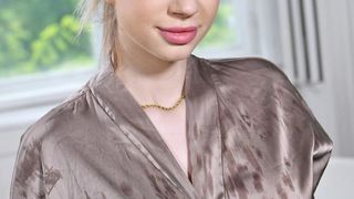 PROMISCUOUS HOTTIE SLADYEN SKAYA TEMPTS MASSEUSE INTO DP THREESOME GP3149