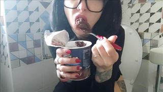 CHANTALCHANNEL -SNACK FULL OF BROWN RIGHT ON THE TOILET