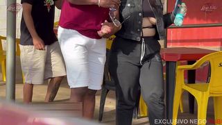 PUTA COLOCOU A MASCARA PARA O MARIDO NAO RECONHECER - AQUI ELA SOFRE NA ROLA GRANDE E GROSSA